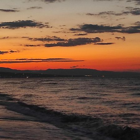 Costa Petra - Luxury Seaside Cottage With Garden - Vacation House For Families In Greece Néa Meságkala 외부 사진