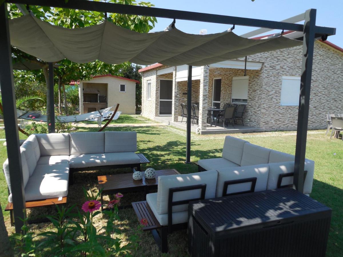 Costa Petra - Luxury Seaside Cottage With Garden - Vacation House For Families In Greece Néa Meságkala 외부 사진
