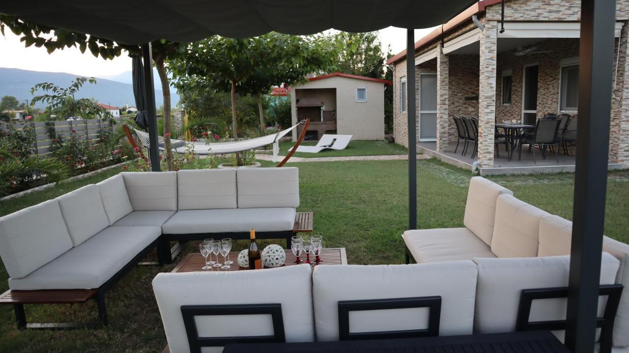 Costa Petra - Luxury Seaside Cottage With Garden - Vacation House For Families In Greece Néa Meságkala 외부 사진