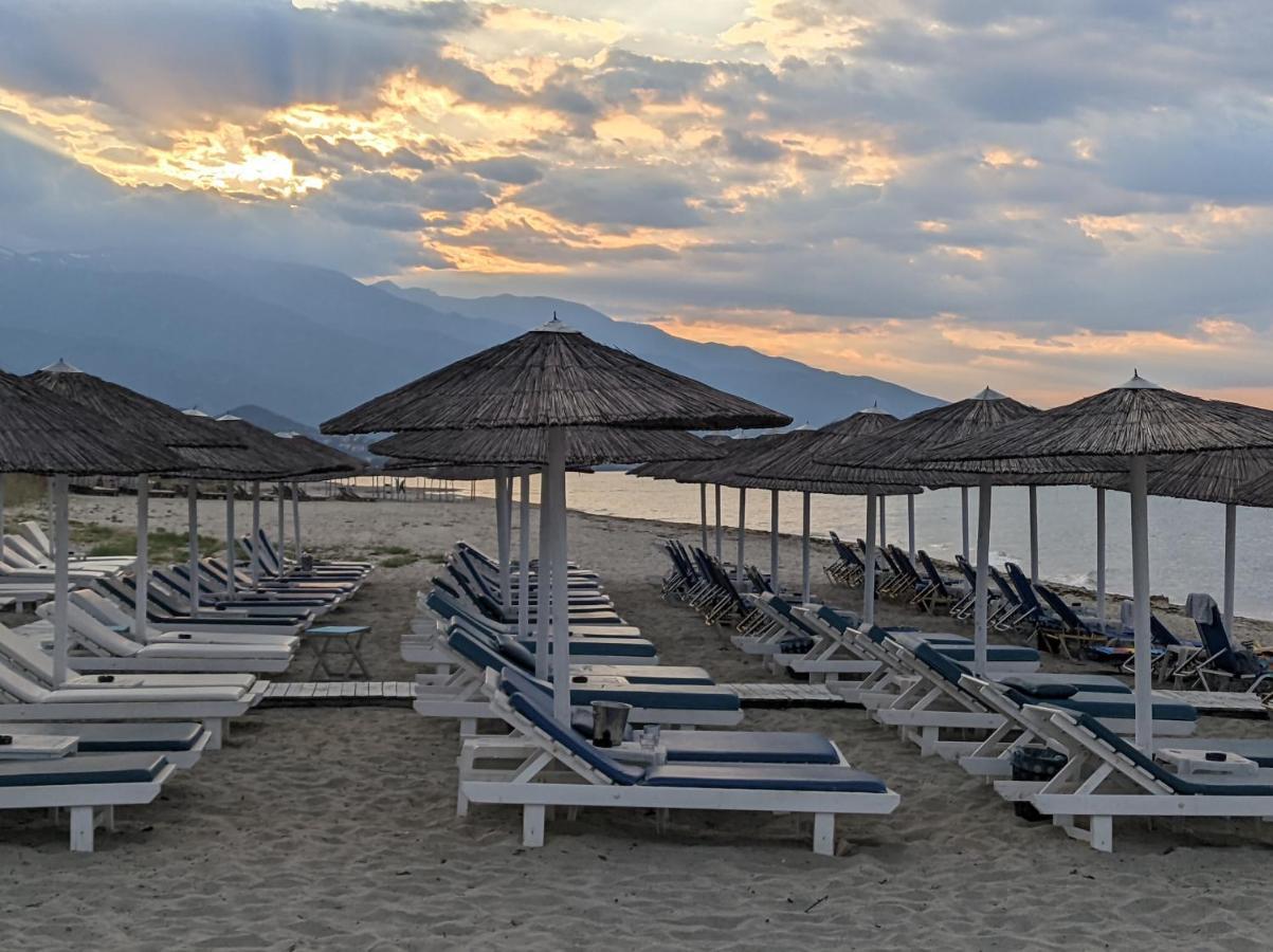 Costa Petra - Luxury Seaside Cottage With Garden - Vacation House For Families In Greece Néa Meságkala 외부 사진