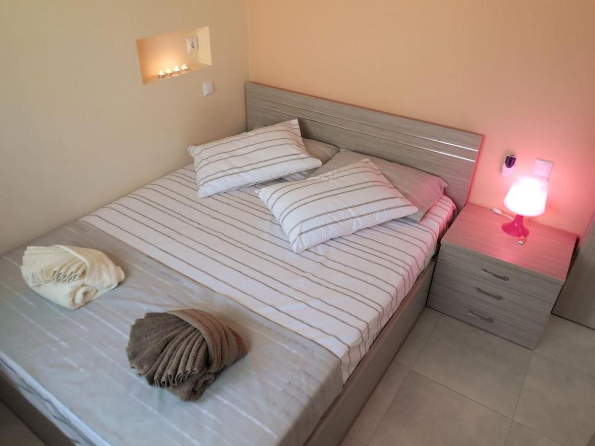 Costa Petra - Luxury Seaside Cottage With Garden - Vacation House For Families In Greece Néa Meságkala 외부 사진